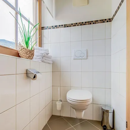 Appartement In Near Lift *