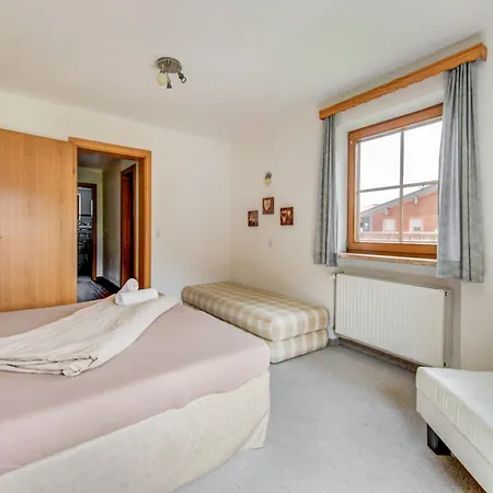 Apartment In Near Lift