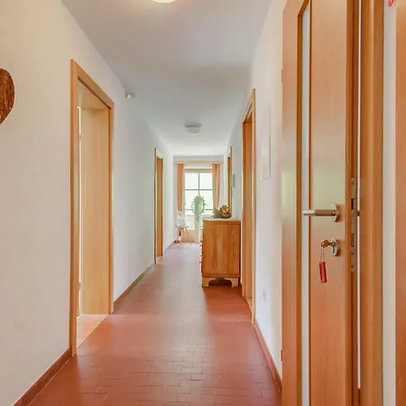 Apartment In Near Lift *