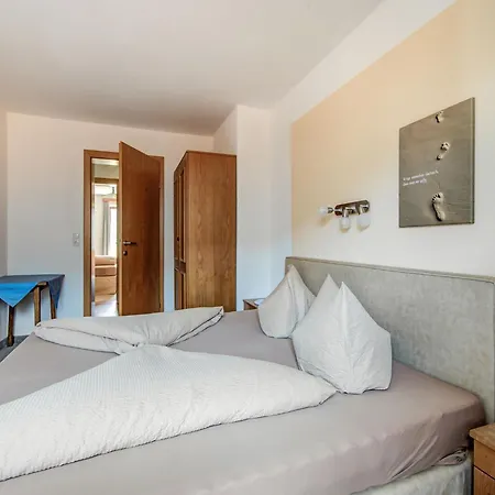 Apartment In Near Lift